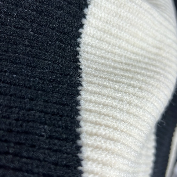 Commense Oversized Black White Red Bold Stripes Color Block Soft Knit Sweater - Picture 10 of 14